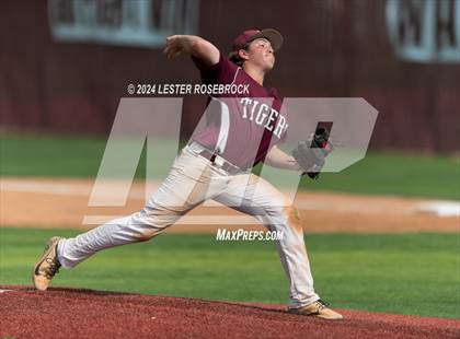 Thumbnail 3 in Floresville vs Devine photogallery.