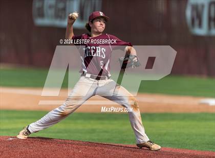 Thumbnail 2 in Floresville vs Devine photogallery.