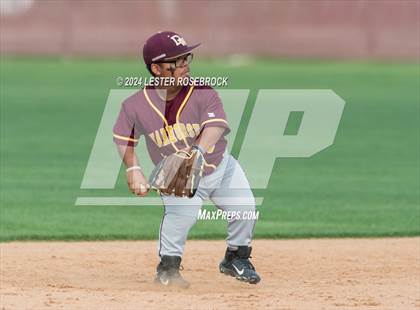 Thumbnail 2 in Floresville vs Devine photogallery.