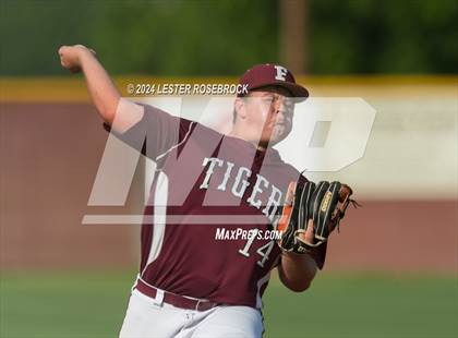 Thumbnail 3 in Floresville vs Devine photogallery.