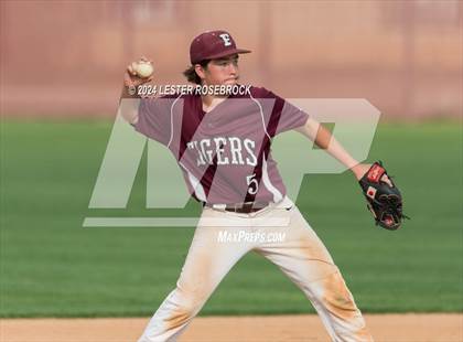 Thumbnail 2 in Floresville vs Devine photogallery.