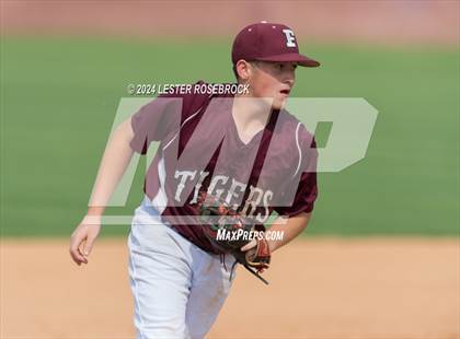 Thumbnail 1 in Floresville vs Devine photogallery.