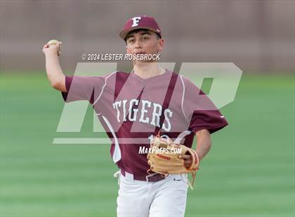 Thumbnail 3 in Floresville vs Devine photogallery.