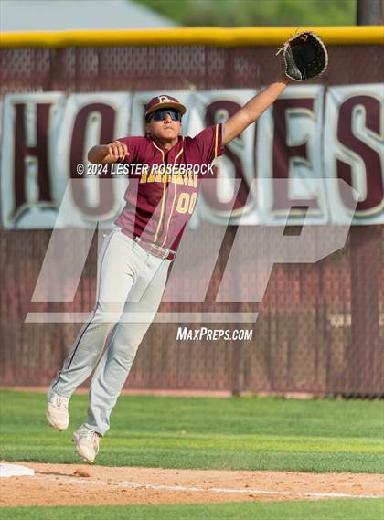 Thumbnail 2 in Floresville vs Devine photogallery.