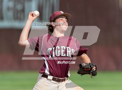 Thumbnail 1 in Floresville vs Devine photogallery.