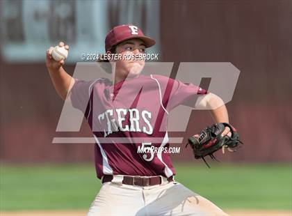 Thumbnail 3 in Floresville vs Devine photogallery.