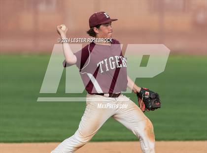 Thumbnail 3 in Floresville vs Devine photogallery.