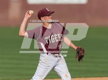 Thumbnail 1 in Floresville vs Devine photogallery.