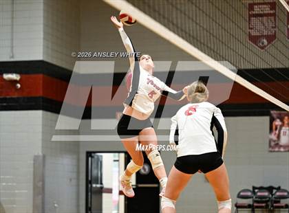 Thumbnail 2 in Glynn Academy vs Lakeside photogallery.