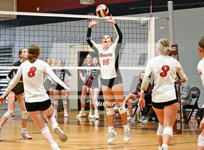 Thumbnail 1 in Glynn Academy vs Lakeside photogallery.