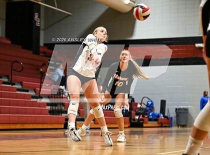 Thumbnail 1 in Glynn Academy vs Lakeside photogallery.