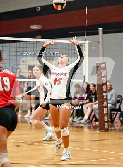 Thumbnail 2 in Glynn Academy vs Lakeside photogallery.