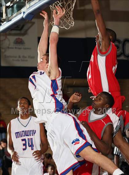 Thumbnail 2 in Midway vs. Travis (Georgetown Jack Frost Invitational) photogallery.