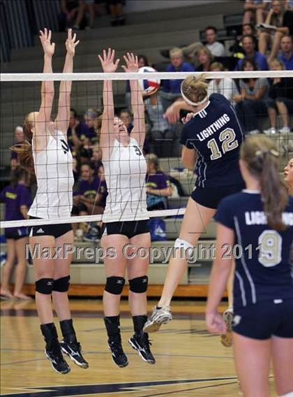 Thumbnail 3 in Oshkosh West @ Appleton North photogallery.