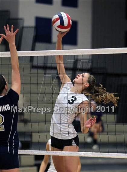 Thumbnail 2 in Oshkosh West @ Appleton North photogallery.