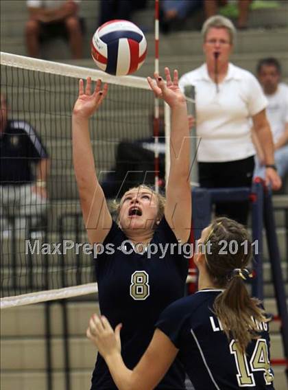 Thumbnail 1 in Oshkosh West @ Appleton North photogallery.