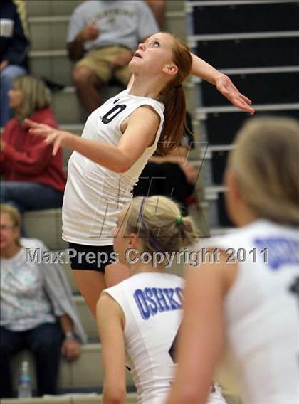 Thumbnail 1 in Oshkosh West @ Appleton North photogallery.