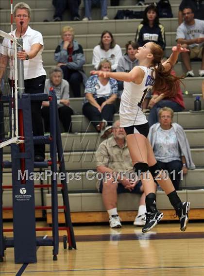 Thumbnail 2 in Oshkosh West @ Appleton North photogallery.
