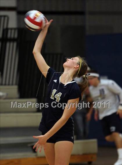 Thumbnail 2 in Oshkosh West @ Appleton North photogallery.
