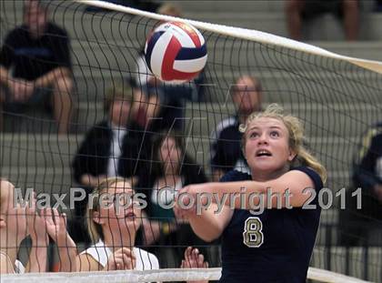 Thumbnail 2 in Oshkosh West @ Appleton North photogallery.