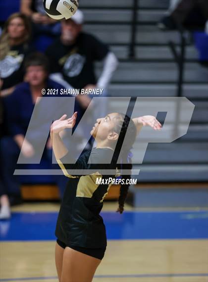 Thumbnail 2 in McCutcheon vs. Penn (IHSAA 4A Semifinal Playoff) photogallery.