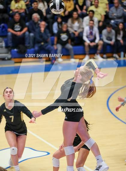 Thumbnail 2 in McCutcheon vs. Penn (IHSAA 4A Semifinal Playoff) photogallery.