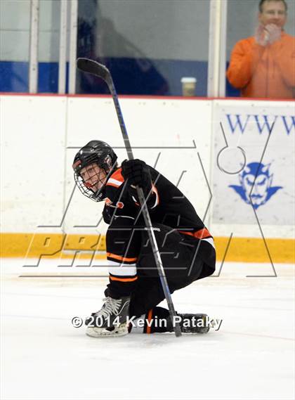Thumbnail 2 in Ridgefield vs. West Haven (West Haven Christmas Tournament) photogallery.
