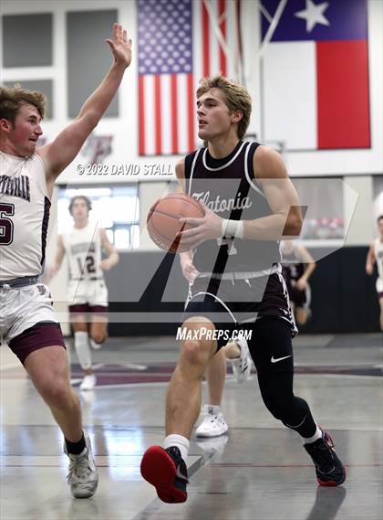 Thumbnail 1 in Flatonia vs Fayetteville (Fayetteville Classic Tournament) photogallery.