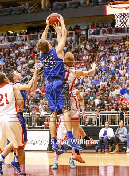 Thumbnail 2 in Snowflake vs. Combs (AIA Division 3 Final) photogallery.