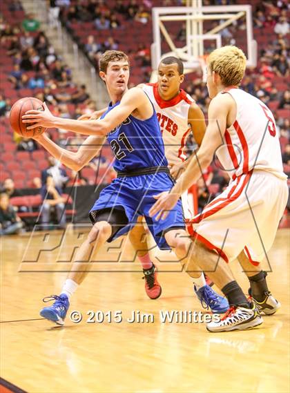 Thumbnail 2 in Snowflake vs. Combs (AIA Division 3 Final) photogallery.