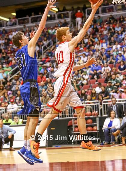 Thumbnail 1 in Snowflake vs. Combs (AIA Division 3 Final) photogallery.
