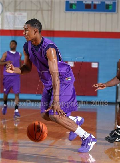 Thumbnail 2 in Dallas Lincoln vs Midwest City (Texas-Oklahoma Shootout) photogallery.