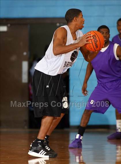 Thumbnail 2 in Dallas Lincoln vs Midwest City (Texas-Oklahoma Shootout) photogallery.