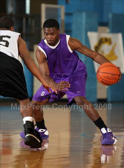 Thumbnail 1 in Dallas Lincoln vs Midwest City (Texas-Oklahoma Shootout) photogallery.