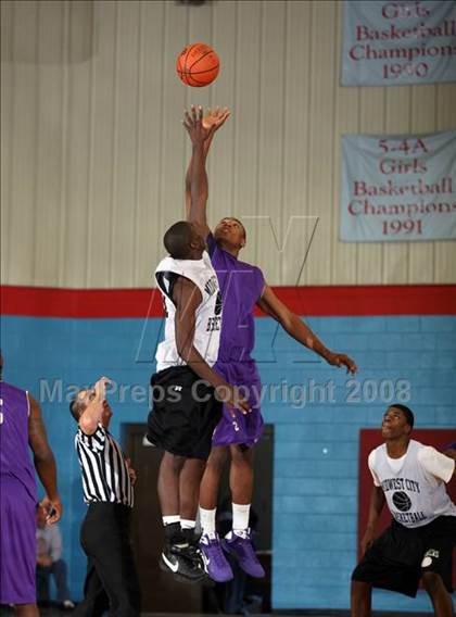 Thumbnail 1 in Dallas Lincoln vs Midwest City (Texas-Oklahoma Shootout) photogallery.