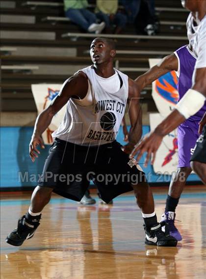 Thumbnail 2 in Dallas Lincoln vs Midwest City (Texas-Oklahoma Shootout) photogallery.