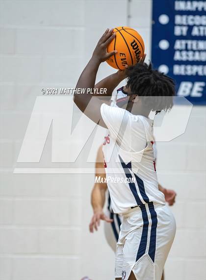 Thumbnail 3 in Douglas Byrd @ Terry Sanford photogallery.