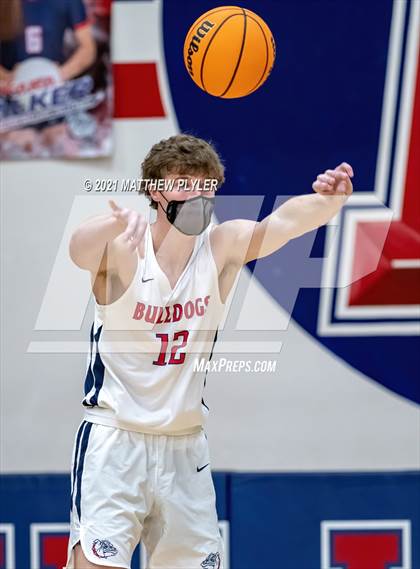 Thumbnail 1 in Douglas Byrd @ Terry Sanford photogallery.