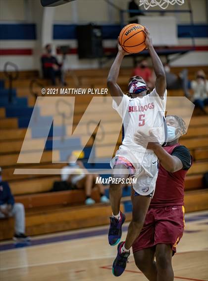 Thumbnail 3 in Douglas Byrd @ Terry Sanford photogallery.