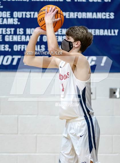 Thumbnail 3 in Douglas Byrd @ Terry Sanford photogallery.