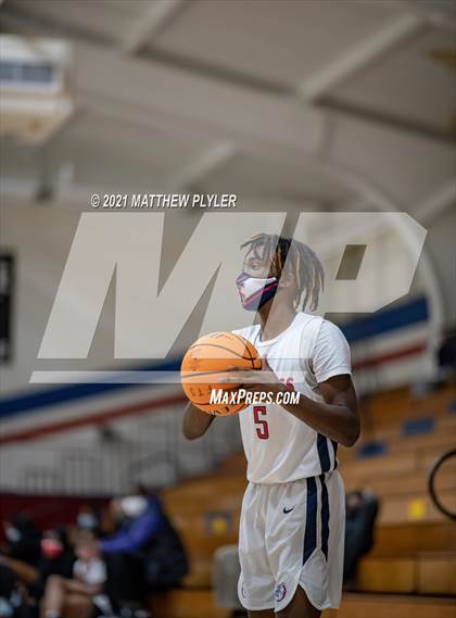 Thumbnail 3 in Douglas Byrd @ Terry Sanford photogallery.