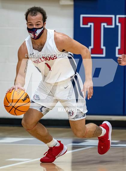 Thumbnail 3 in Douglas Byrd @ Terry Sanford photogallery.