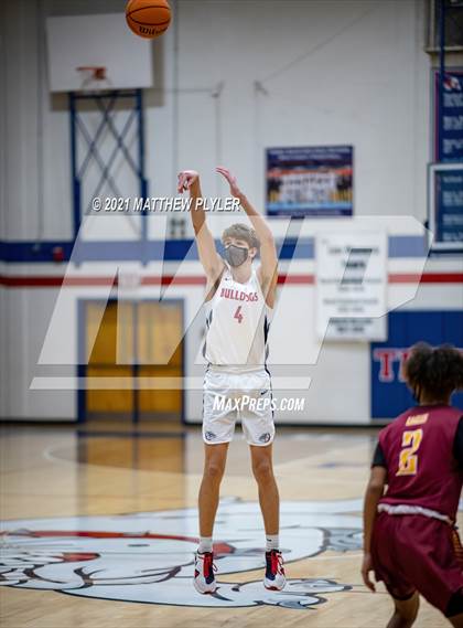 Thumbnail 1 in Douglas Byrd @ Terry Sanford photogallery.
