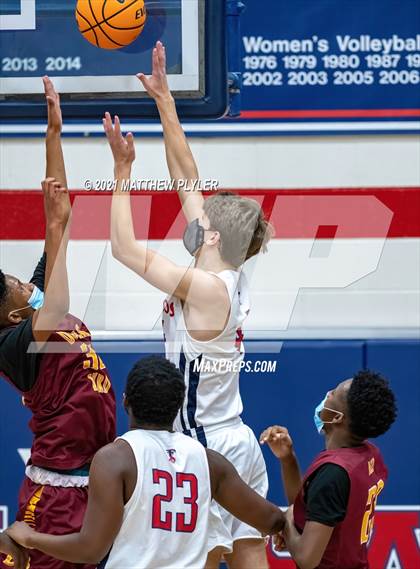 Thumbnail 2 in Douglas Byrd @ Terry Sanford photogallery.