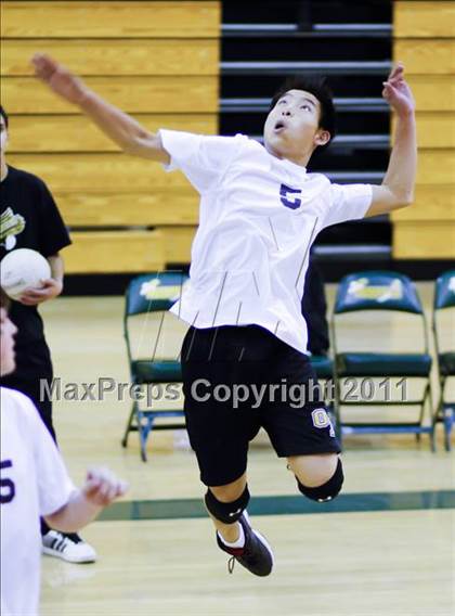 Thumbnail 2 in Oak Park @ Moorpark photogallery.