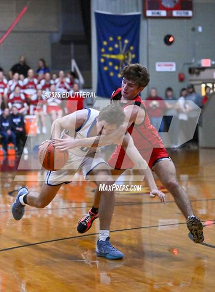 Thumbnail 1 in Northeast Dubois vs. South Webster photogallery.