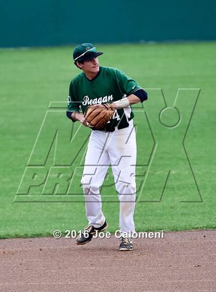 Thumbnail 1 in Reagan [Ronald] vs Churchill (Blossom Athletic Center) photogallery.