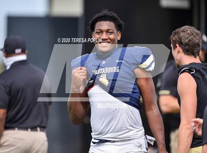 Thumbnail 3 in Brookland-Cayce vs Spartanburg (The Greer Gridiron Classic) photogallery.