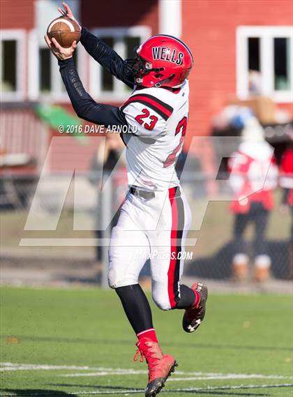 Thumbnail 3 in Cape Elizabeth vs. Wells (MPA Class C Regional Final) photogallery.