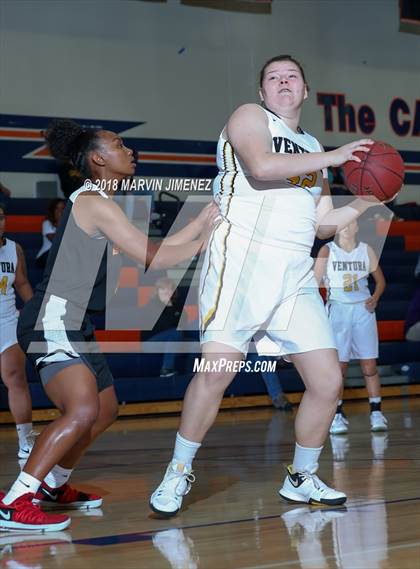 Thumbnail 2 in Ventura vs Etiwanda photogallery.